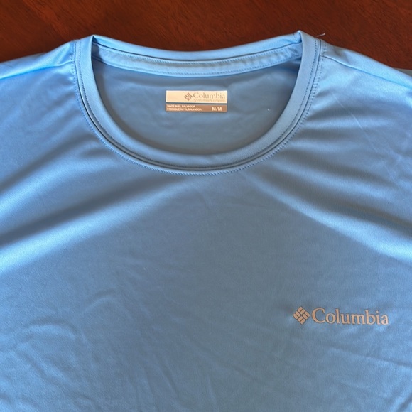 Men’s Columbia Shirt - Picture 2 of 4
